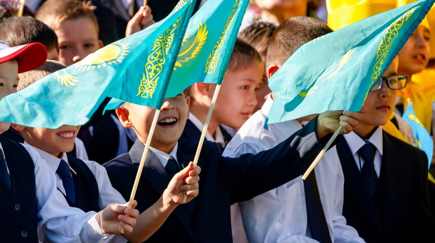 Казахстан школа 4. Школы в Казахстане. Комфортная школа Казахстан. Комфортная школа национальный проект. РК это в школе.